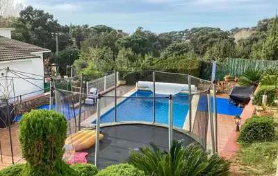 Piscina en o cerca de Pet Friendly Home In Vidreres