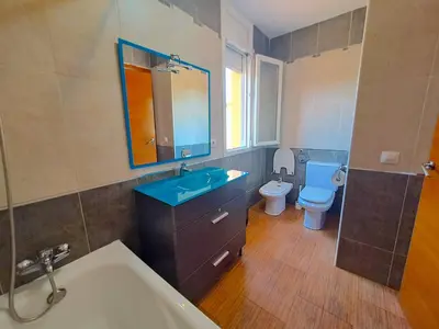 Un baño de Villa Petunia, Piscina, BBQ privado
