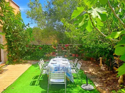 Jardín al aire libre en Villa Petunia, Piscina, BBQ privado