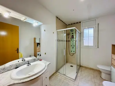 Un baño de Oasi CostaBravaSi