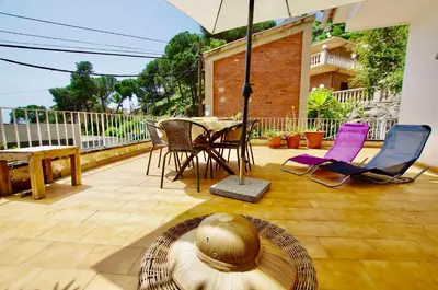 Un balcón o terraza de V&V LLORET-Villa Estrella, vistas al mar