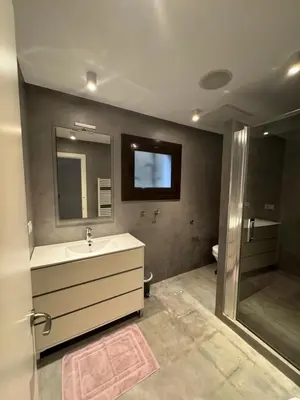 Un baño de Begur Sa Riera, appartement de charme, jardin, pour 4 personnes à 5mn de la plage