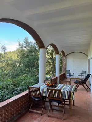 Un balcón o terraza de Begur Sa Riera, appartement de charme, jardin, pour 4 personnes à 5mn de la plage