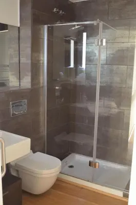 Un baño de Girona Housing Ginesta 9
