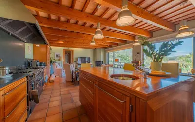 Una cocina o zona de cocina en L' Olivera