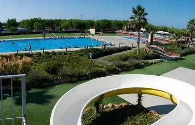 Piscina en o cerca de ZEcamping 3 familial piscine club enfant animaux acceptés animations