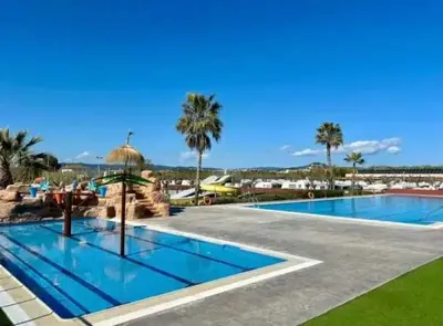 Piscina en o cerca de ZEcamping 3 familial piscine club enfant animaux acceptés animations