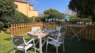 Jardín al aire libre en apartamento con jardín a 11 metros de la playa B2