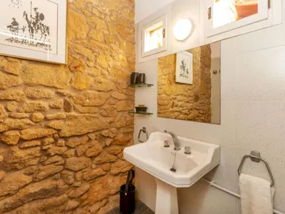 Un baño de Holiday Home Villa Chantal by Interhome