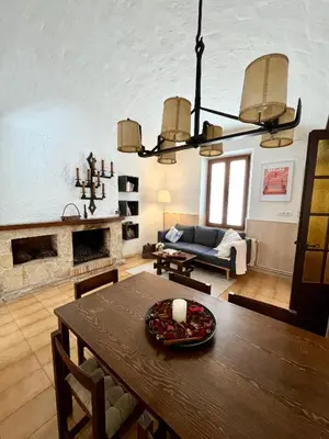 Una cocina o zona de cocina en Casa con jardín y barbacoa