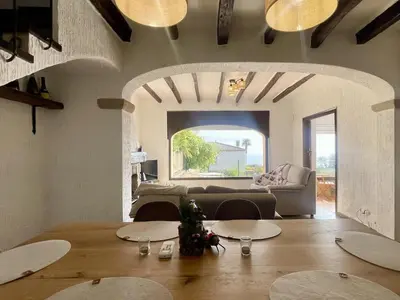 Una televisión o centro de entretenimiento en Villa Mediterranea by Costabravaway