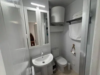 Un baño de Apartamento a primera línea de mar en Playa de aro