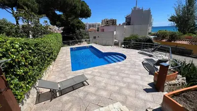 Piscina en o cerca de Villa MAR 50 metros playa piscina BBQ