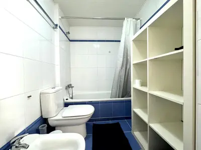 Un baño de Sea Breeze Penthouse