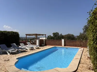 Piscina en o cerca de Casa con vistas y piscina en Masos de Pals