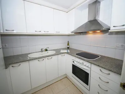 Una cocina o zona de cocina en Apartment in Sant Feliu near the Beach