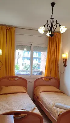 Cama o camas de una habitación en Duplex 2-bedroom family apartment F&F