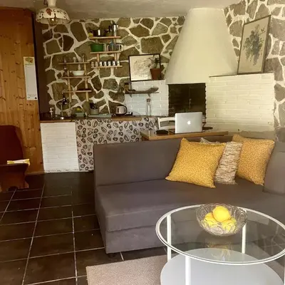 Zona de estar de Estudio limonero en Sant Cebriá de Vallalta 20' playa