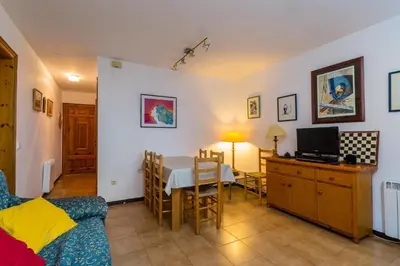 Una televisión o centro de entretenimiento en H-2 CALELLA DE PALAFRUGELL 4 Pax