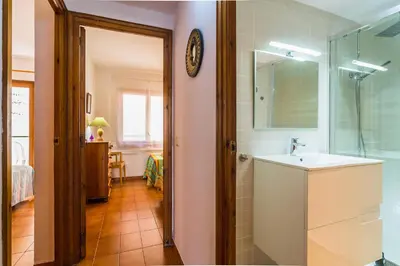 Un baño de P-1 CALELLA DE PALAFRUGELL 4 PaX