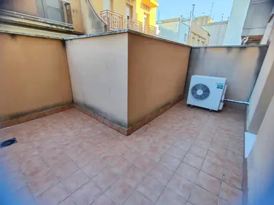 Plano de Apartamento con vistas al mar y parking