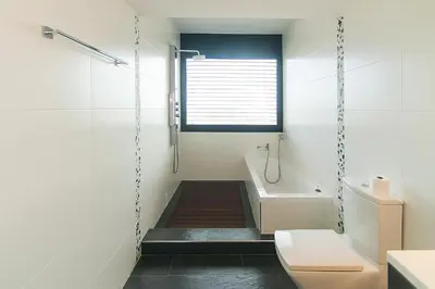 Un baño de WELCS VILLA 239 PDA con piscina y vista