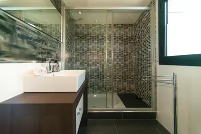 Un baño de WELCS VILLA 239 PDA con piscina y vista