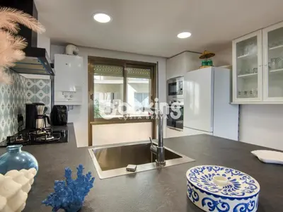 Una cocina o zona de cocina en Aubi