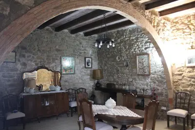 Un restaurante o sitio para comer en Casa Can Vinyes