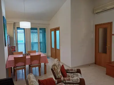 Zona de estar de Amplio apartamento de 2 dormitorios en el casco antiguo de Tossa