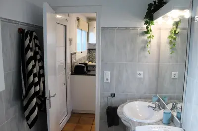 Un baño de CBA COSTA BRAVA - Kalm
