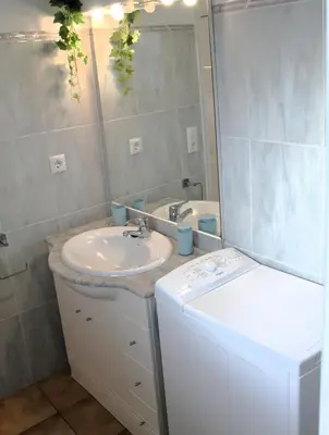 Un baño de CBA COSTA BRAVA - Kalm