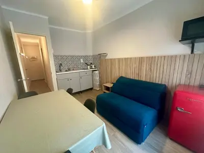 Una cocina o zona de cocina en CozyCatalonia - Suite Apartment at Can Setmanes Central Blanes