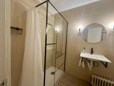 Un baño de CozyCatalonia - Suite Apartment at Can Setmanes Central Blanes