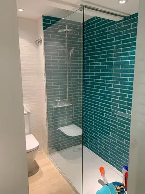 Un baño de Cosy flat with terrace, swimming pool and parking in Begur