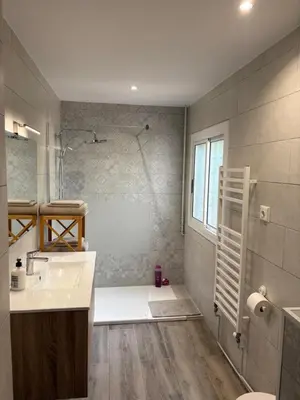 Un baño de Costa Brava Paradís