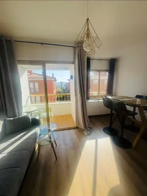 Zona de estar de Elegante piso de sueños con piscina