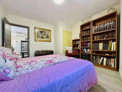 Biblioteca en el apartamento