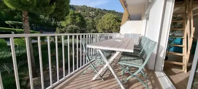 Un balcón o terraza de Beautiful apartment with pool terrace parking