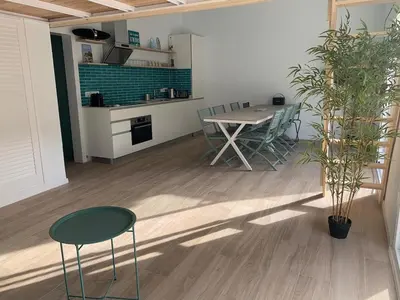 Una cocina o zona de cocina en Beautiful apartment with pool terrace parking