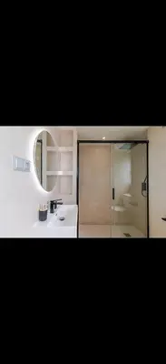 Un baño de Playa y centro comercial