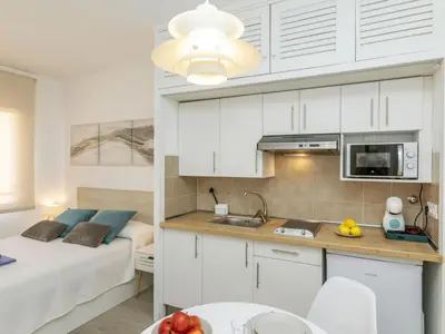 Una cocina o zona de cocina en Apartment Homey by Interhome