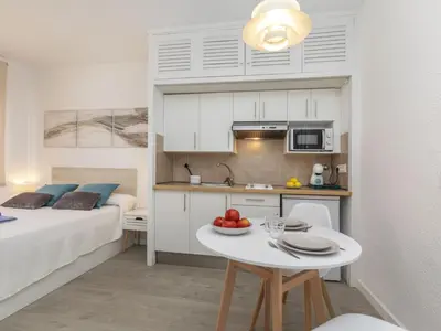 Una cocina o zona de cocina en Apartment Homey by Interhome