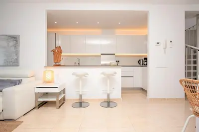 Una cocina o zona de cocina en Marina Apartment Port D'Aro