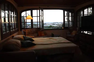 Cama o camas de una habitación en cave house with sea views