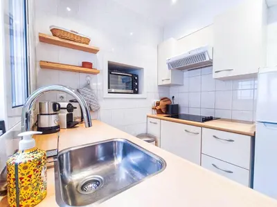 Una cocina o zona de cocina en Villa Marie, 8 pers, green zone, private