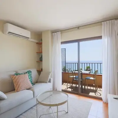 Seafront Views Apartment in Torre Valentina