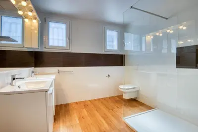 Un baño de P37 Villa