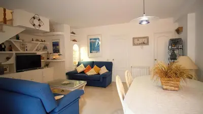 Zona de estar de Villa Nuria by HR COSTABRAVA
