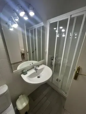 Un baño de BRAVAHOLIDAYS-420-COLON, 2nd LINE BEACH, WIFI